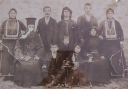 Oikogeneia_Papa-_Apostolou_Kheimonide__Orthioi_piso_apo_ton_ierea_o_Philippos_kai_e_suzugos_tou_Aggelike.jpg